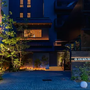 Resol Trinity 4*, Ōsaka Japon